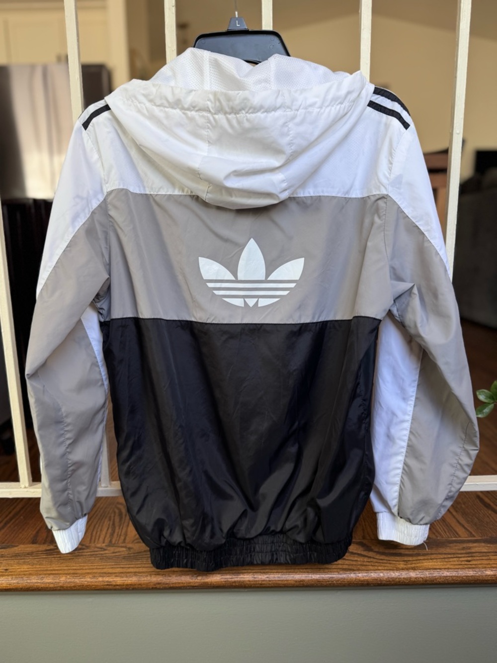 Adidas Women’s Windbreaker Jacket Size S/M EUC - Picture 2 of 4